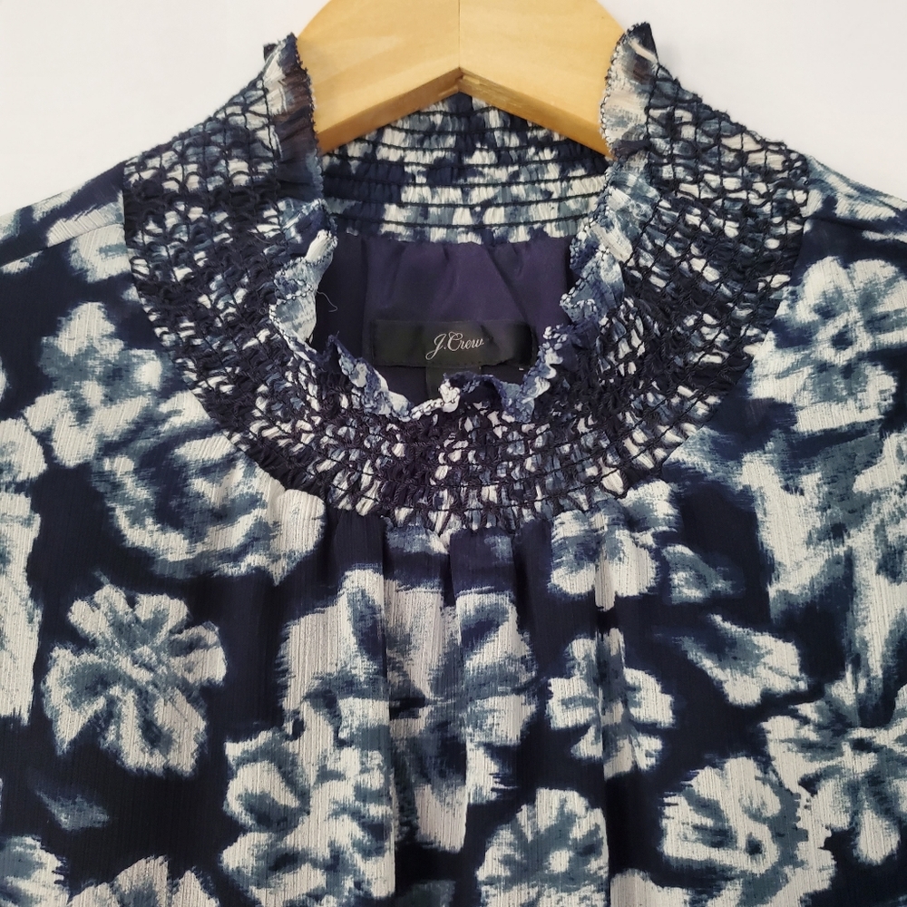 J. CREW XS Shaded Floral Crinkle Chiffon Smocked Top Navy LS Mock Neck Office - Picture 3 of 15